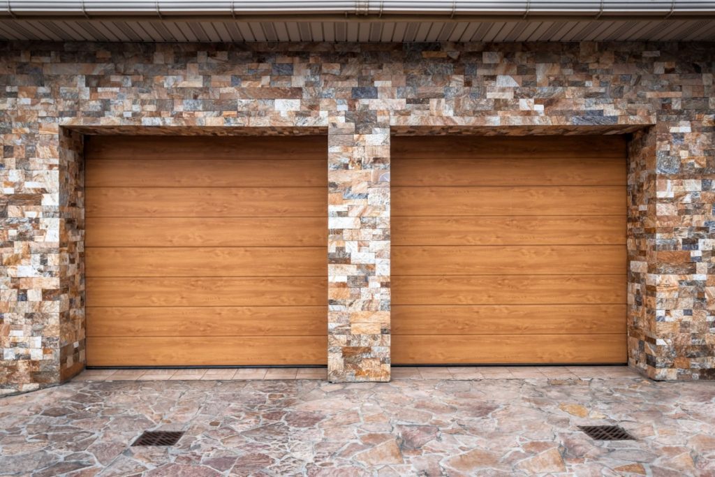 How to Find the Best Garage Door Repair Service Company?